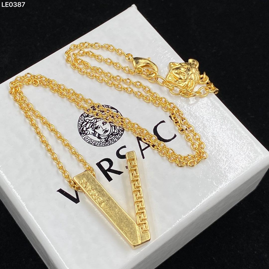 X1R75V54X Popular    Necklaces