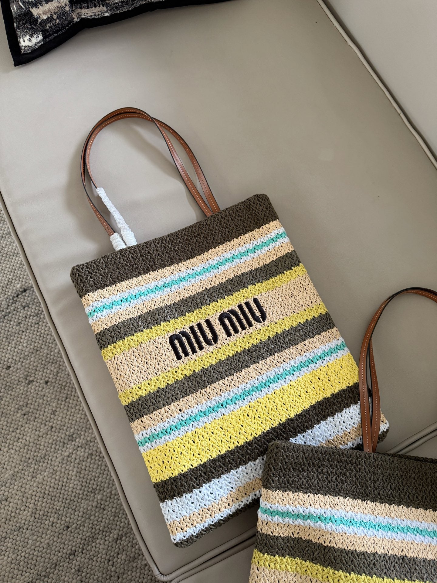 B1P46A162 Popular woven bags