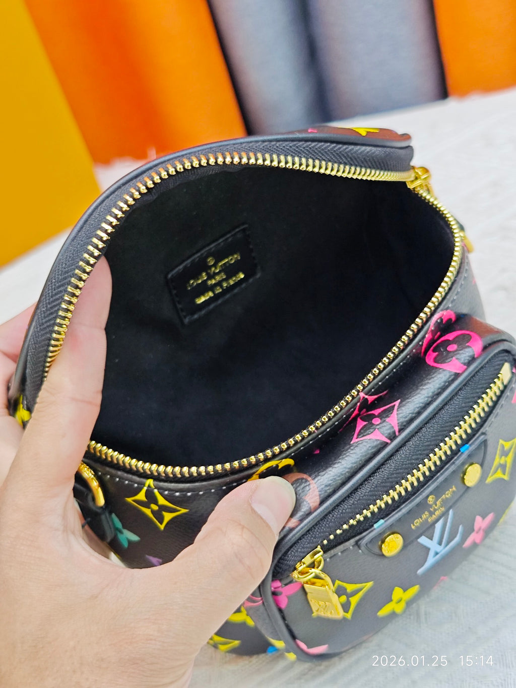 B1P46E76 Popular leather bag