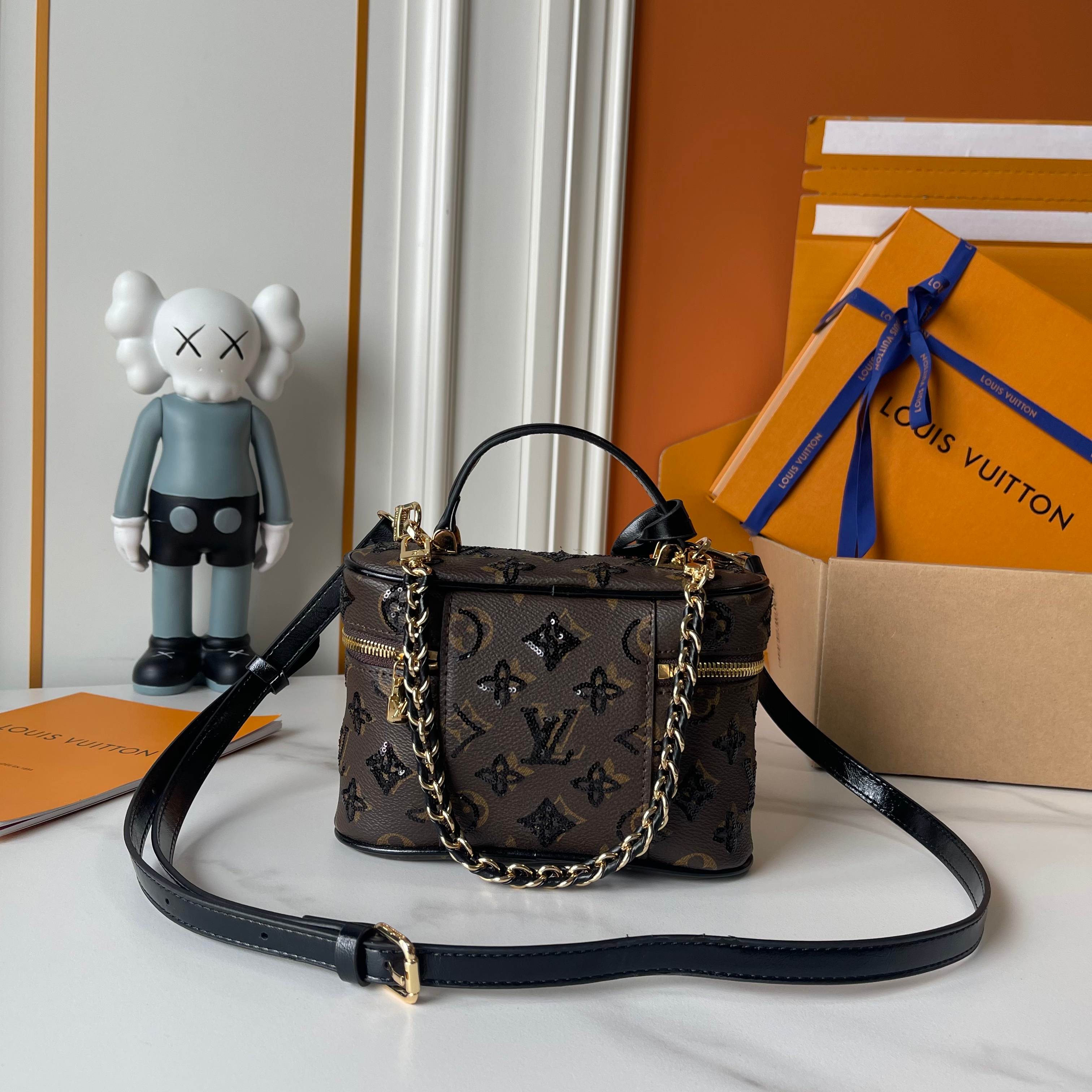 B1P46E37 Popular leather bag