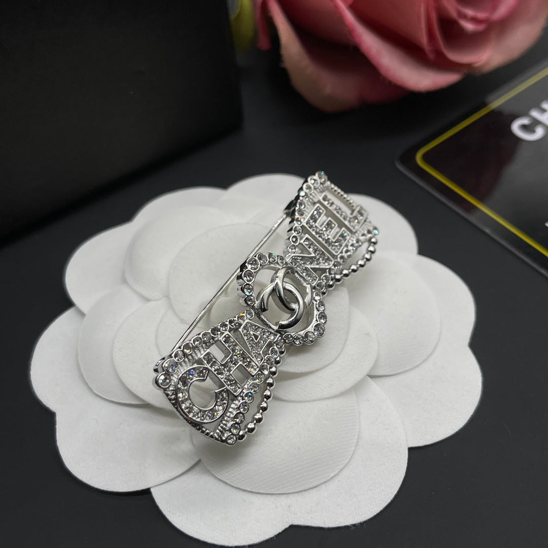 X1ZC894   Popular Brooch