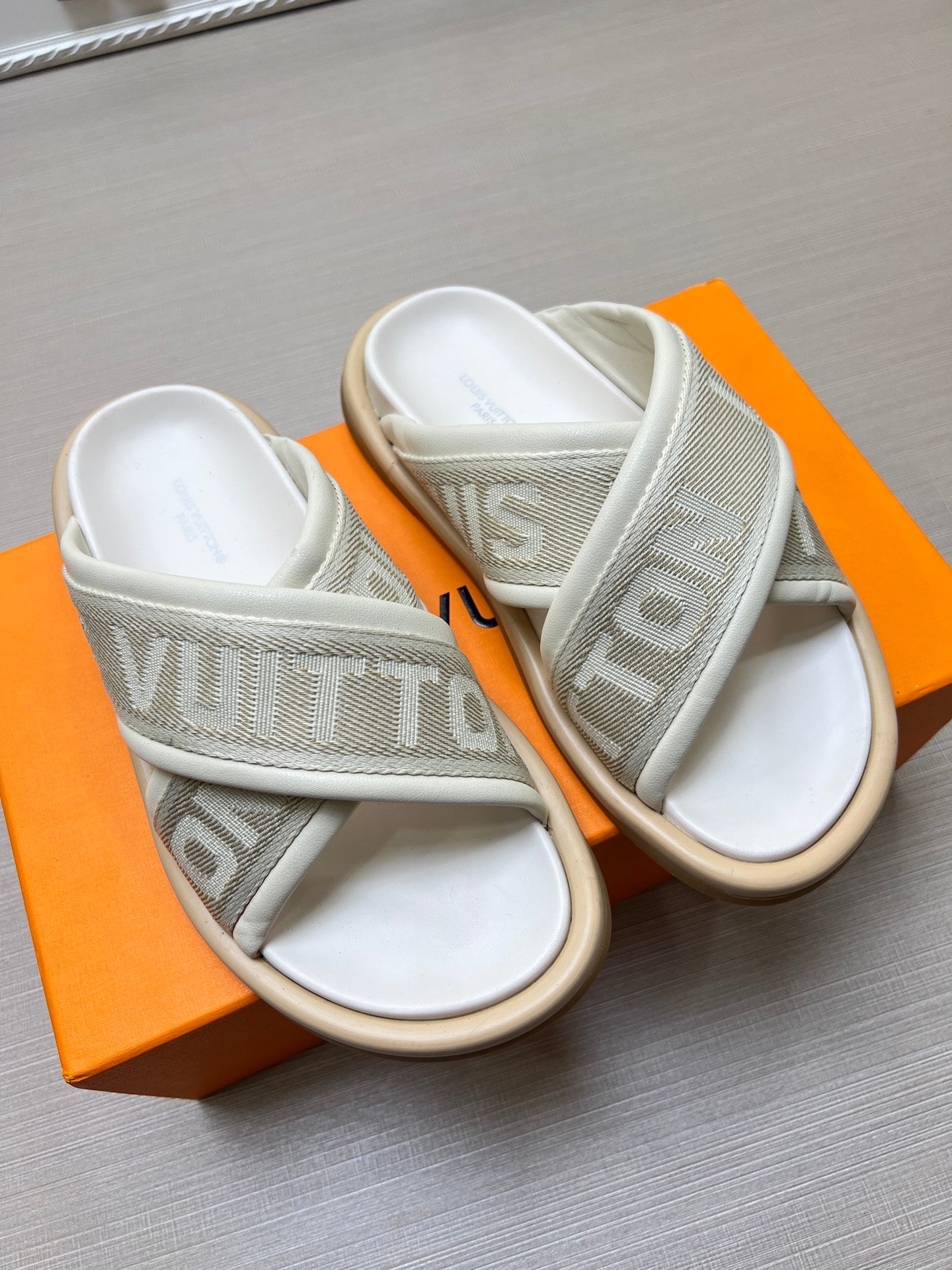 Z5Z35E271 Popular Slippers