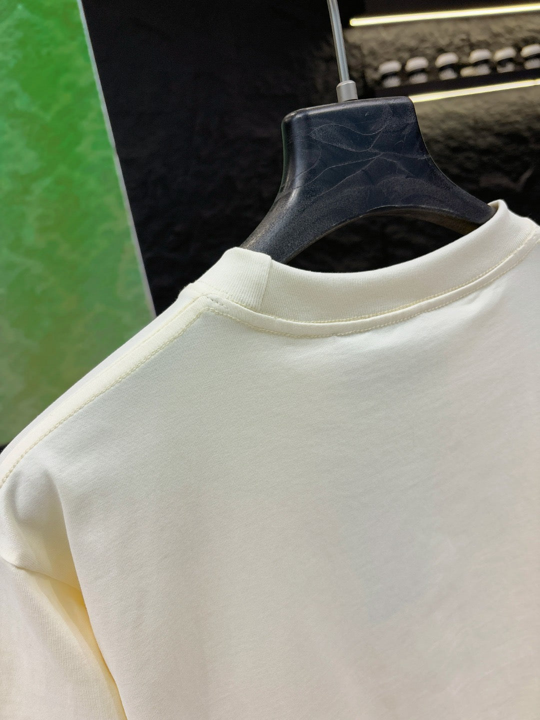 U1R76B49 Popular T-shirts