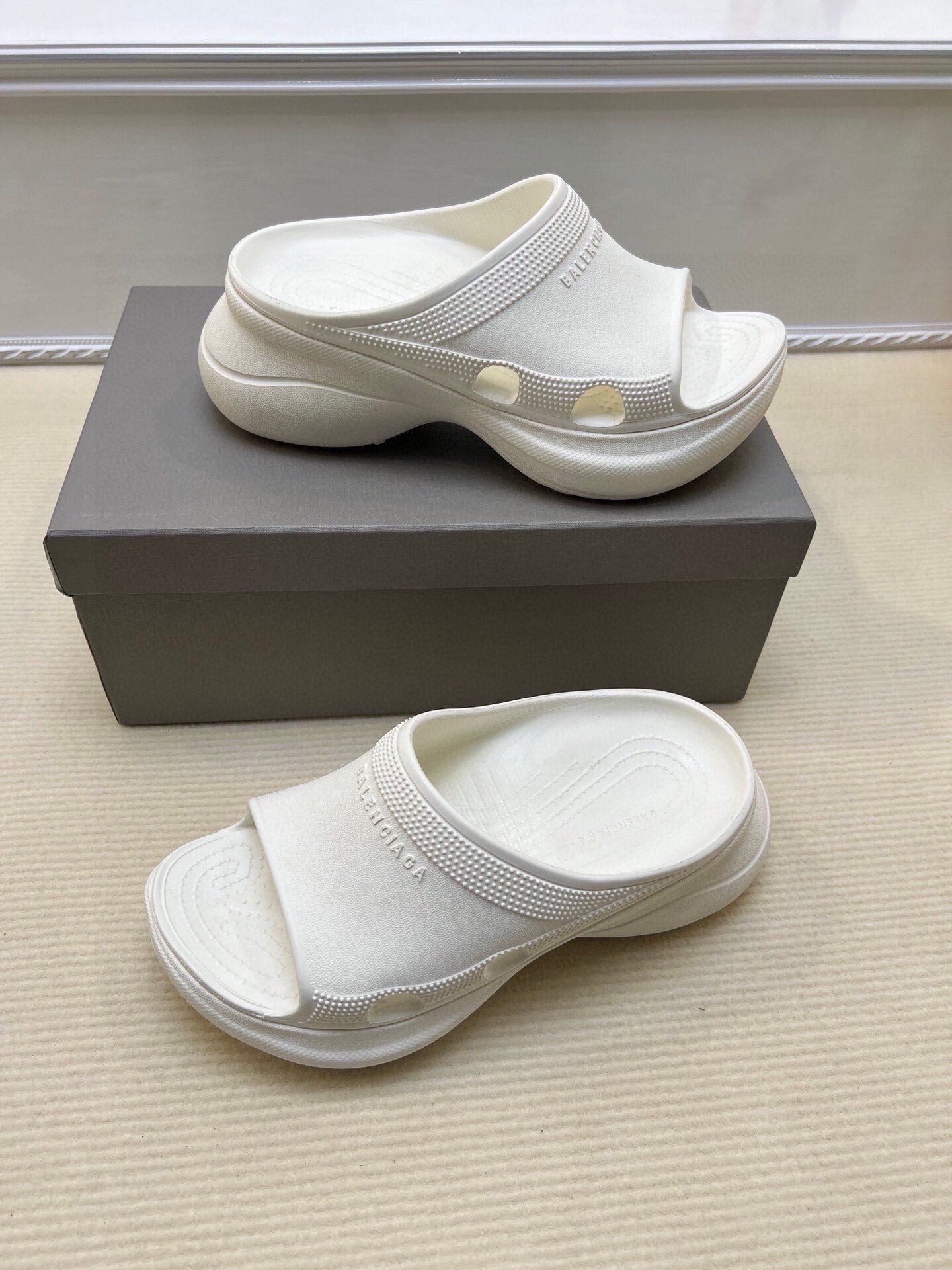 Z5ZJ41 Popular slippers Sole thickness 6cm