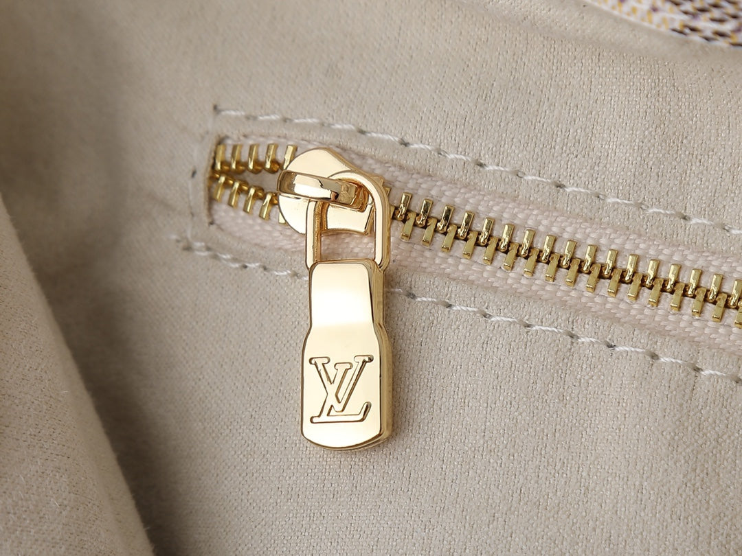 B1P46E66 Popular leather bag