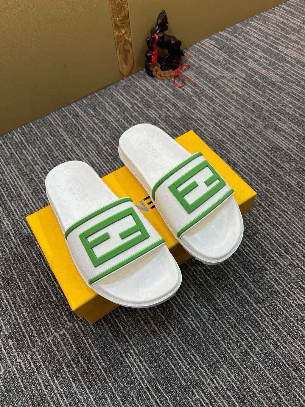 Z5Z35F286 Popular Slippers
