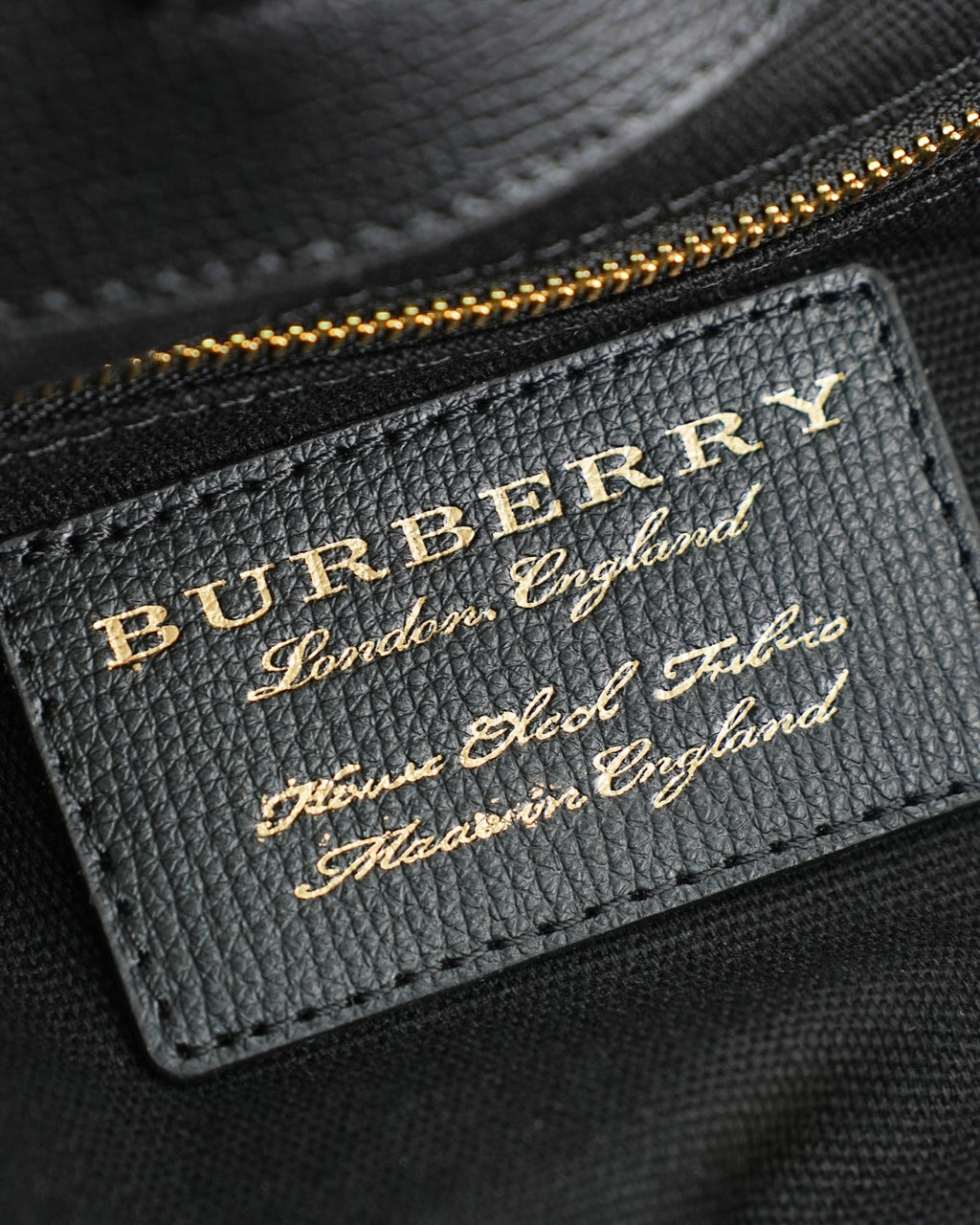 B1R76R20  Popular leather bag