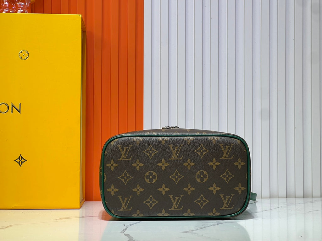 B1X45E10 Popular  leather bag