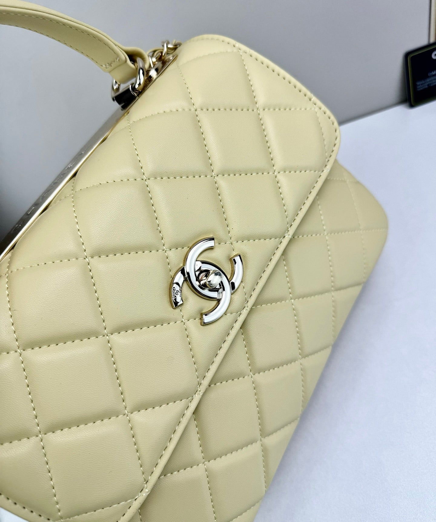 B1X76C8  Popular leather bag