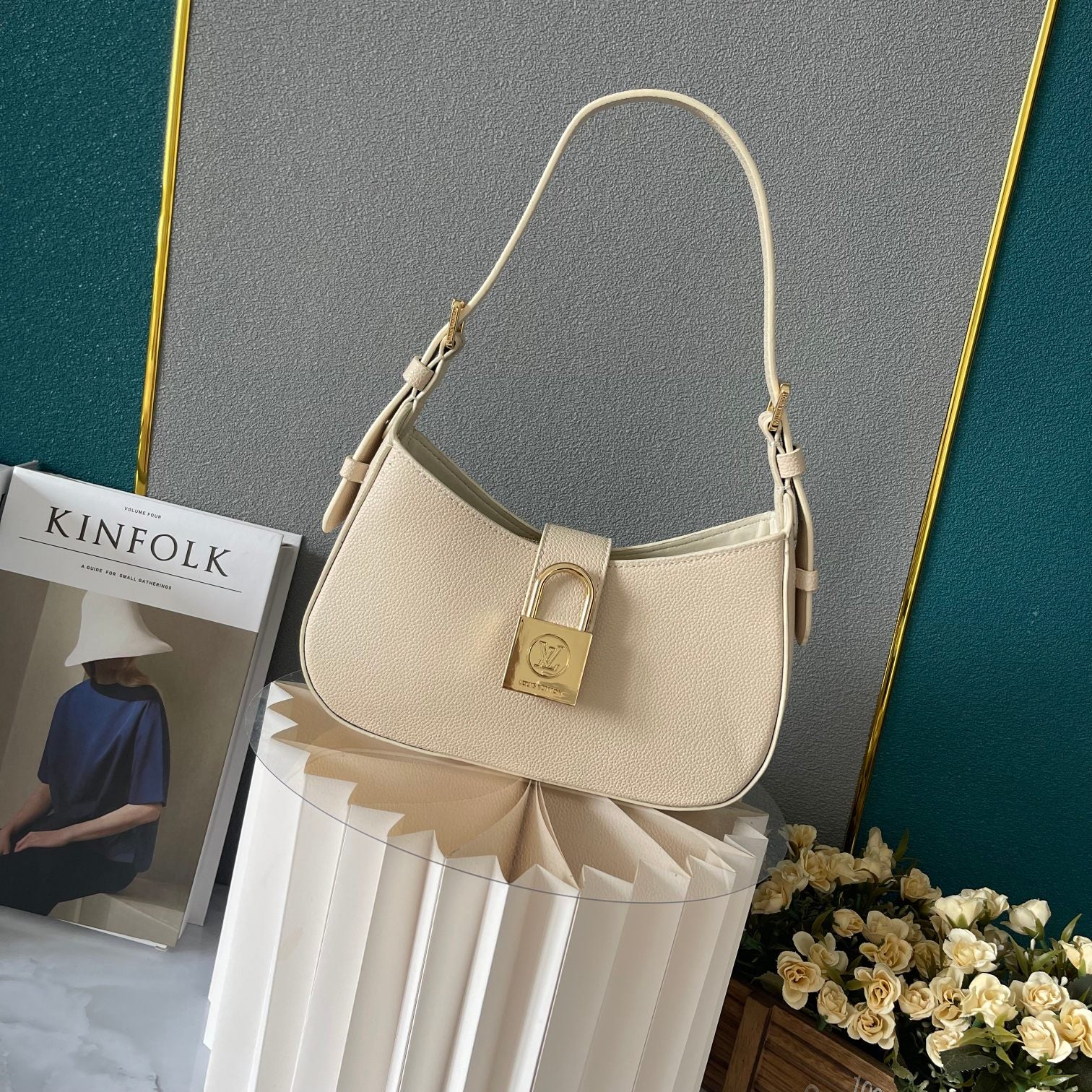 B1X44C416 Popular leather bag