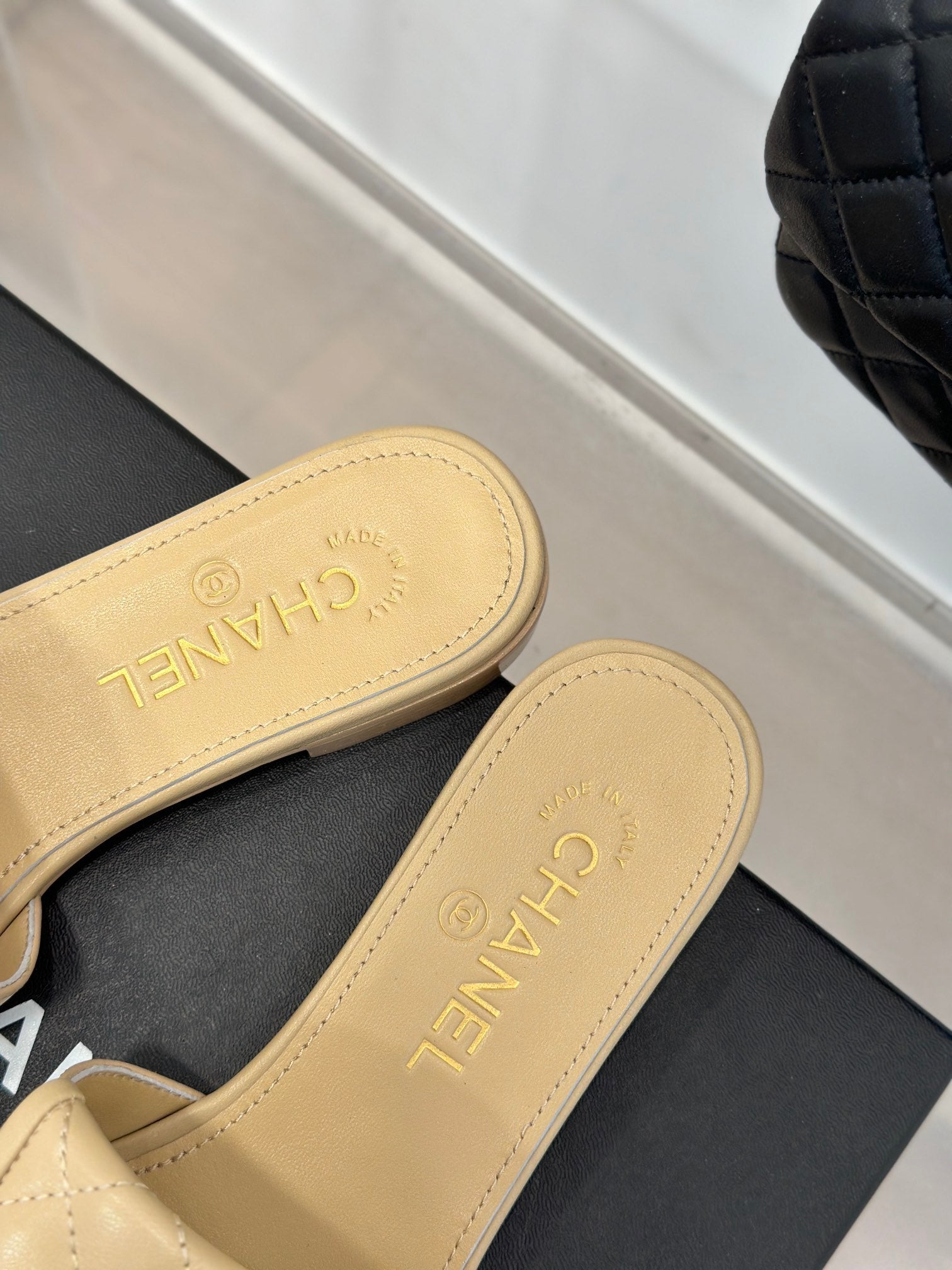 Z1ZC245  Popular Slippers
