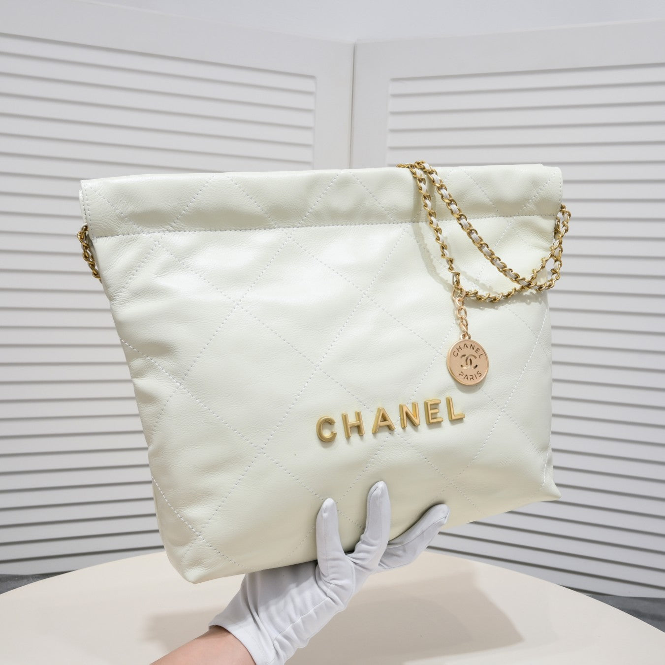 B1X43C70 Popular  leather bag 