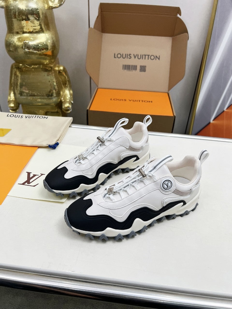 Z2Q105E284 Popular high-quality Shoes