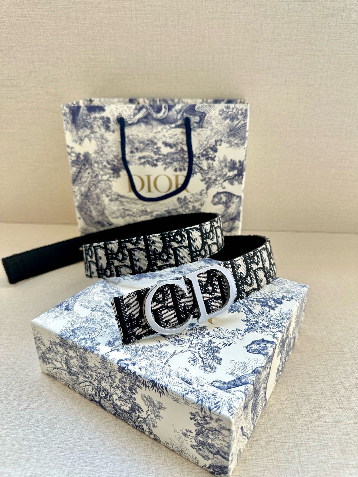 P1R55D207 Popular  High quality belt With full package