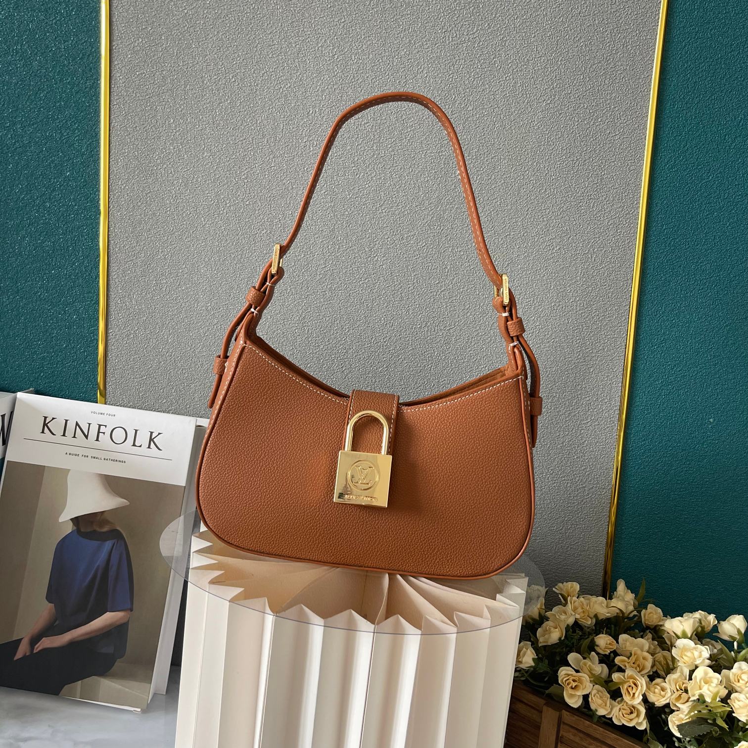 B1X44C416 Popular leather bag