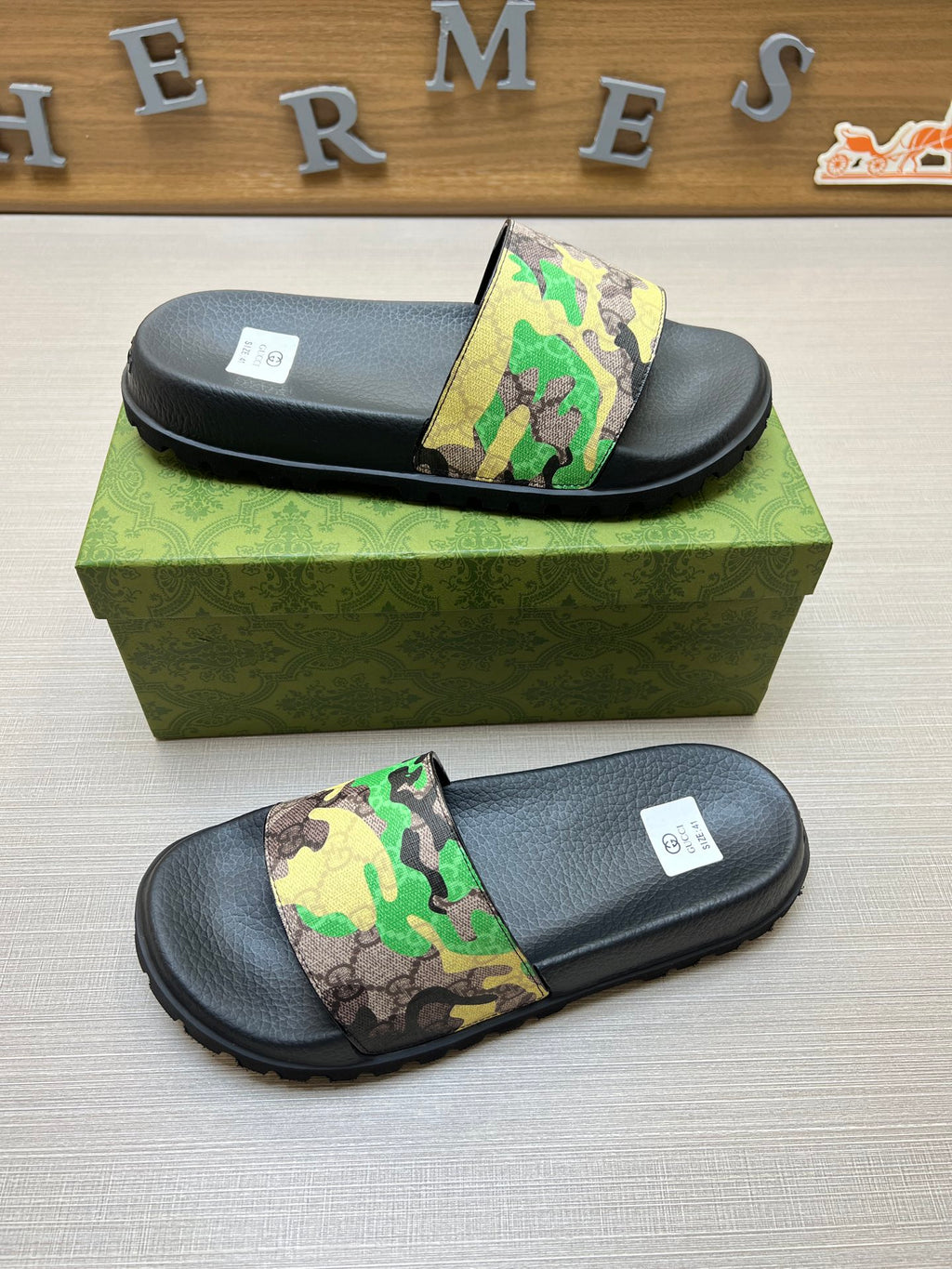 Z5X76B4 Popular slippers