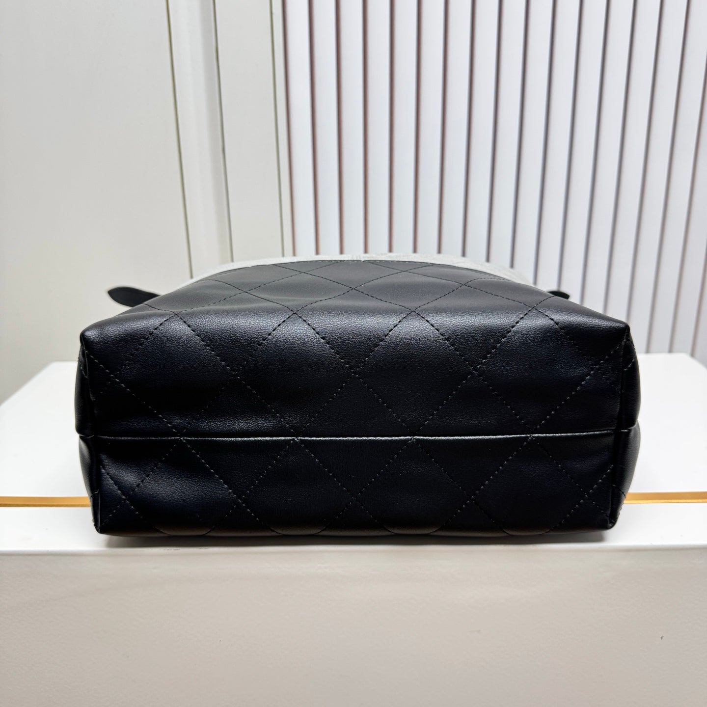 B1P46C19 Popular leather bag