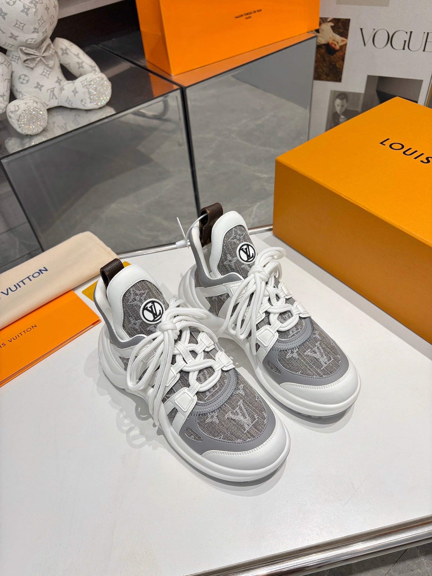 Z2Q105E440  Popular high-quality Shoes