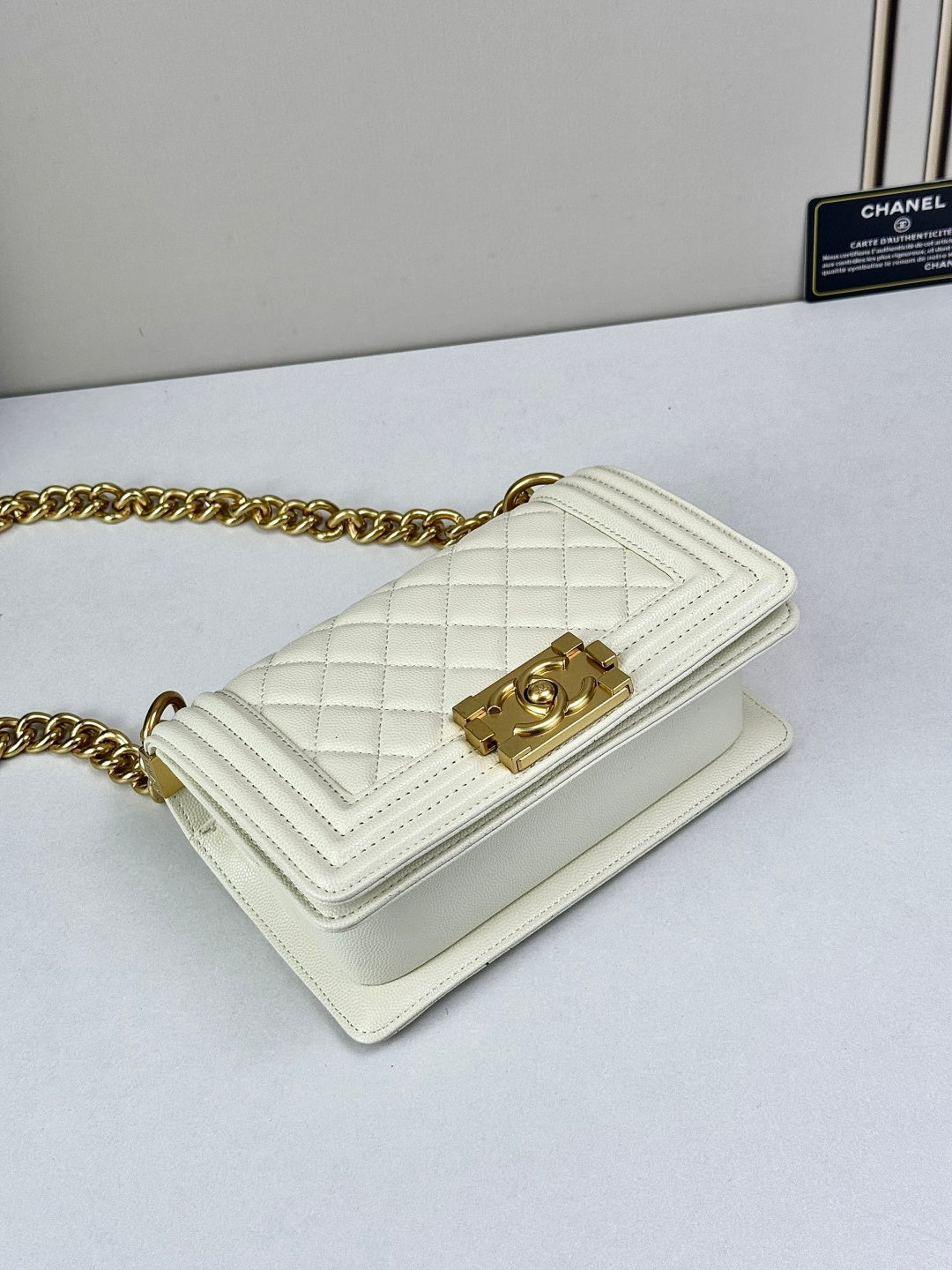 B1P36C17 Popular Caviar leather bag