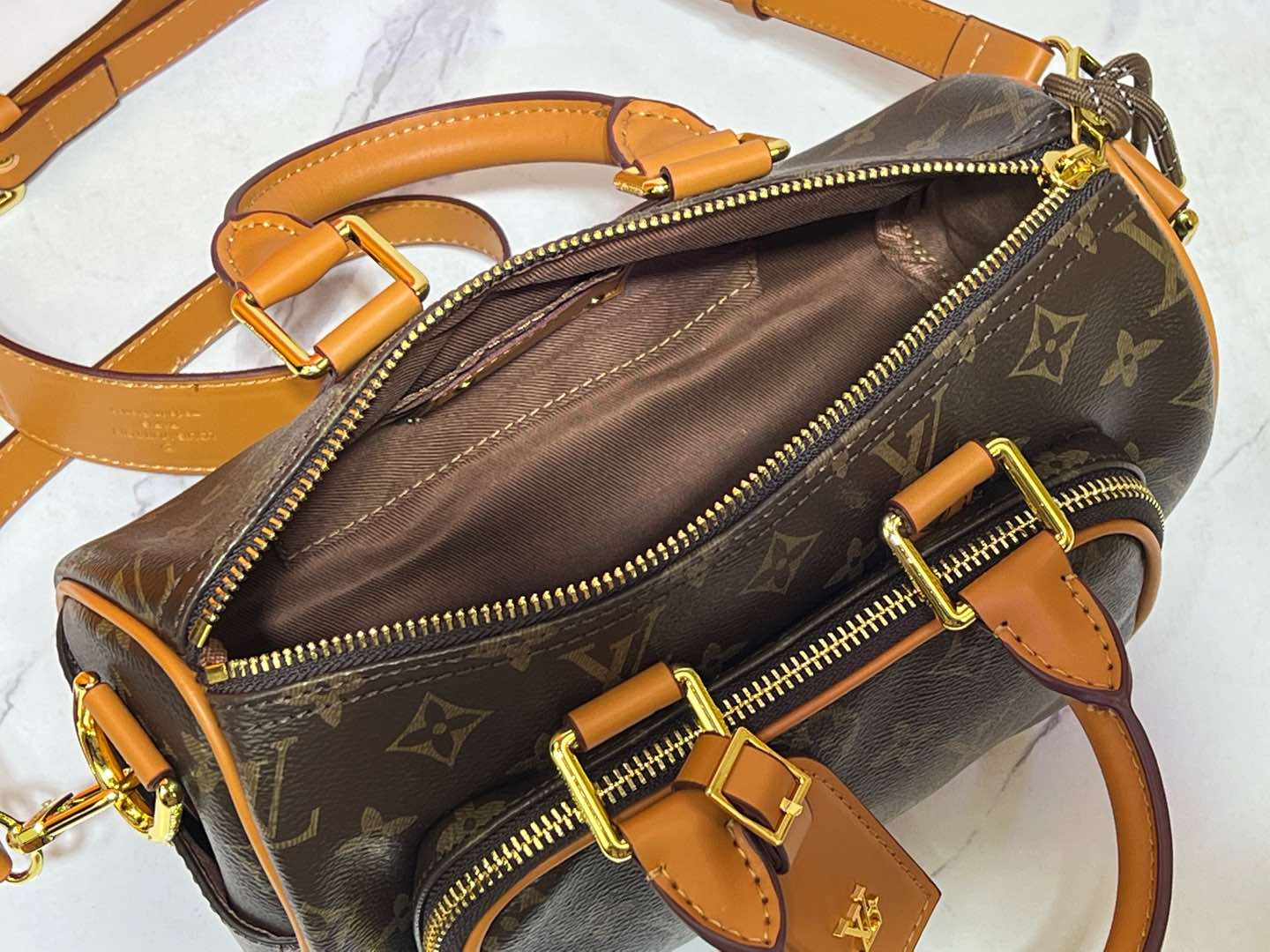 B1W15E39 Popular  leather bag