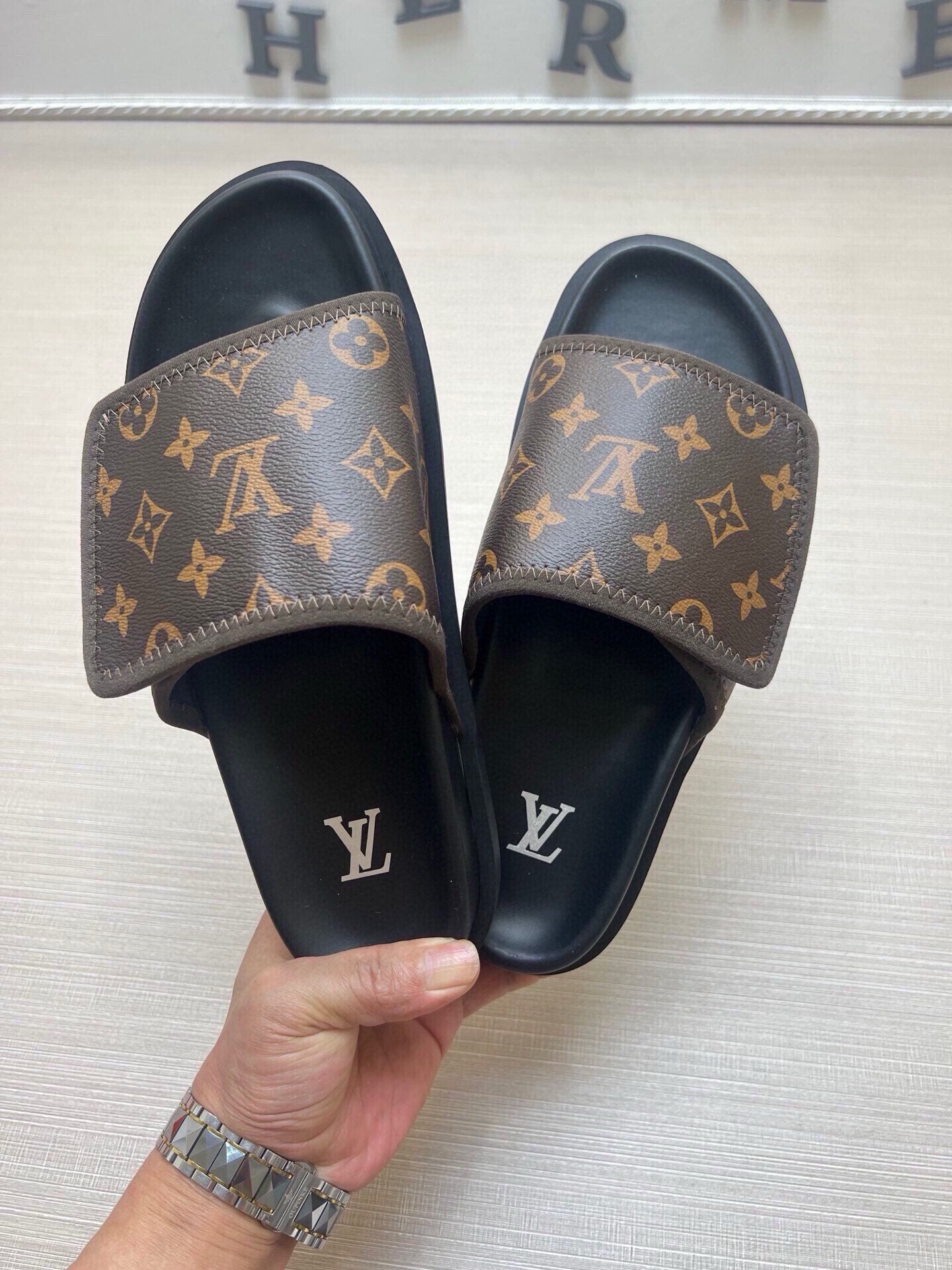 Z5LE210 Popular Slippers