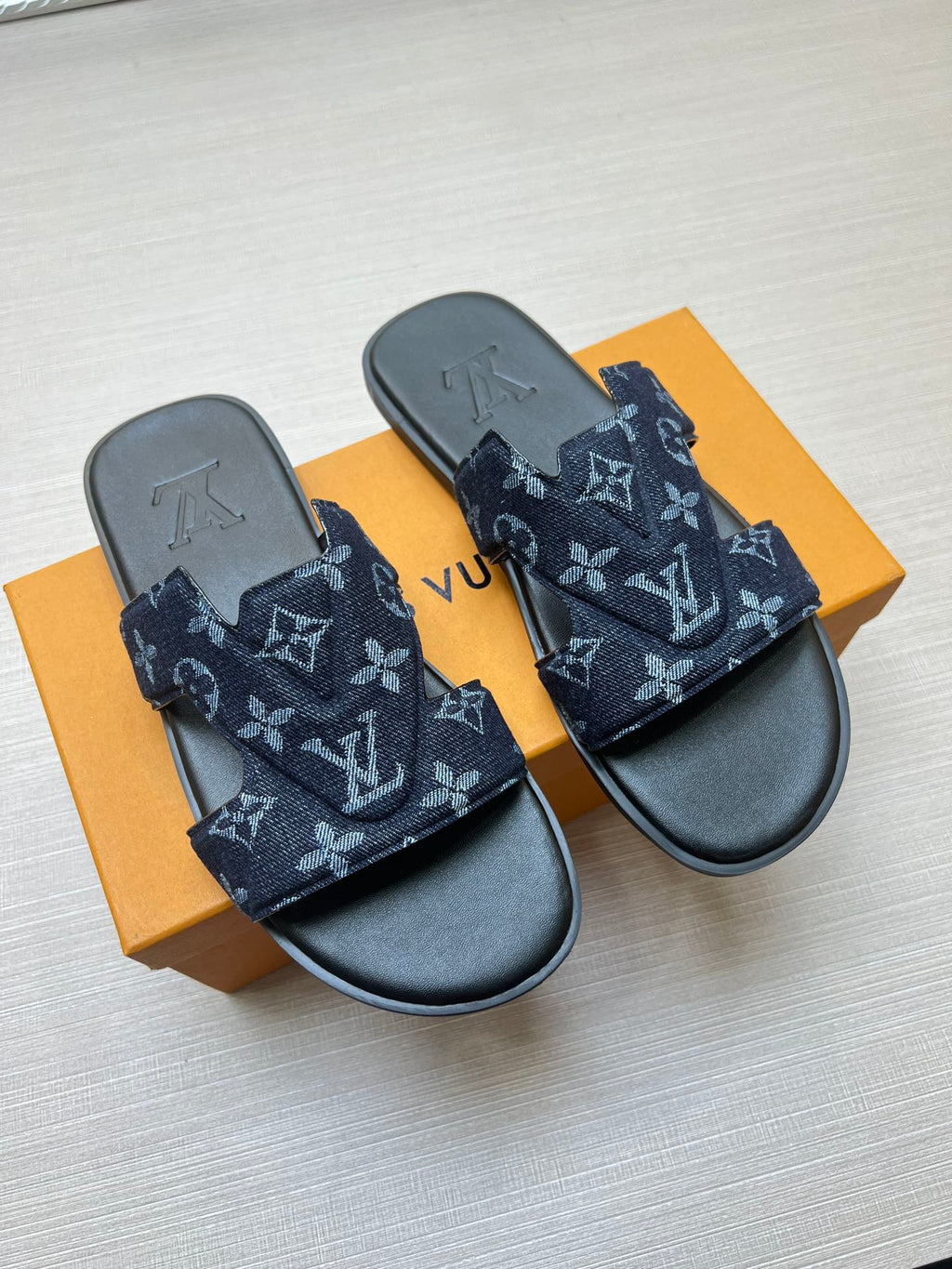 Z5ZE32 Popular slippers