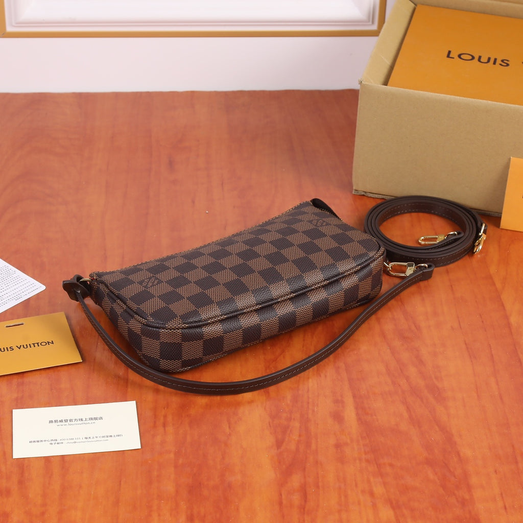 B1X102E17 Popular  leather bag 