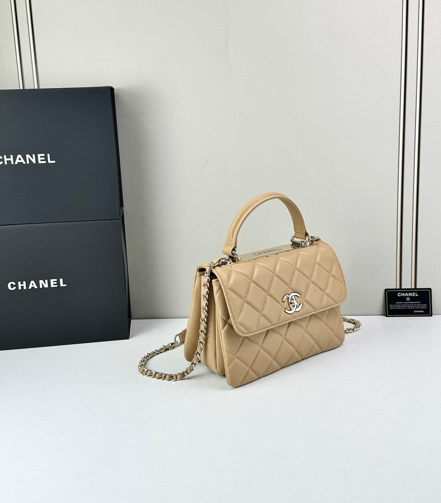B1X76C7  Popular leather bag