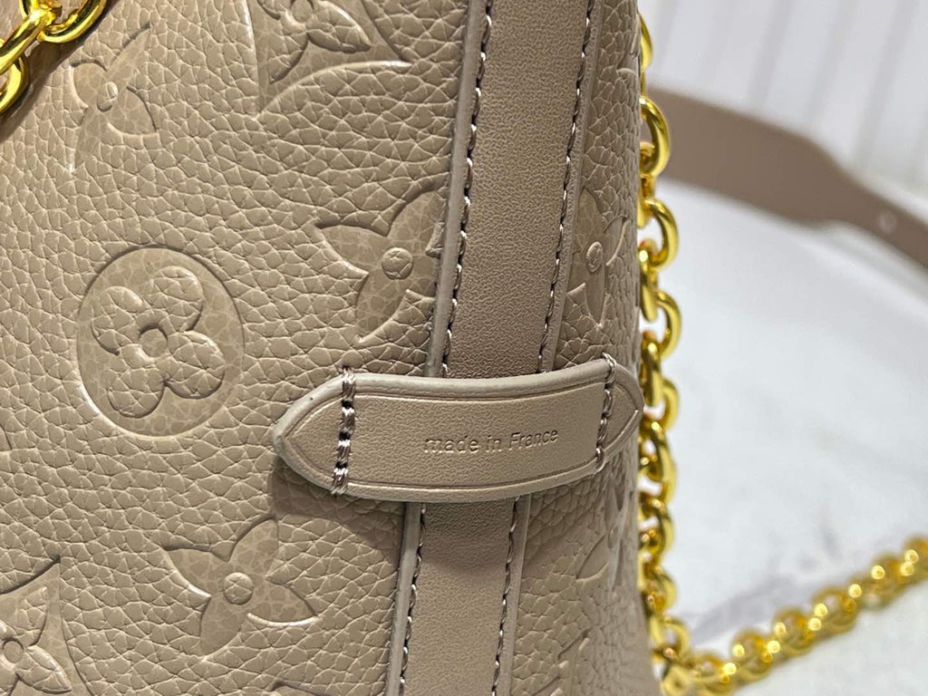B1W15E33 Popular  leather bag