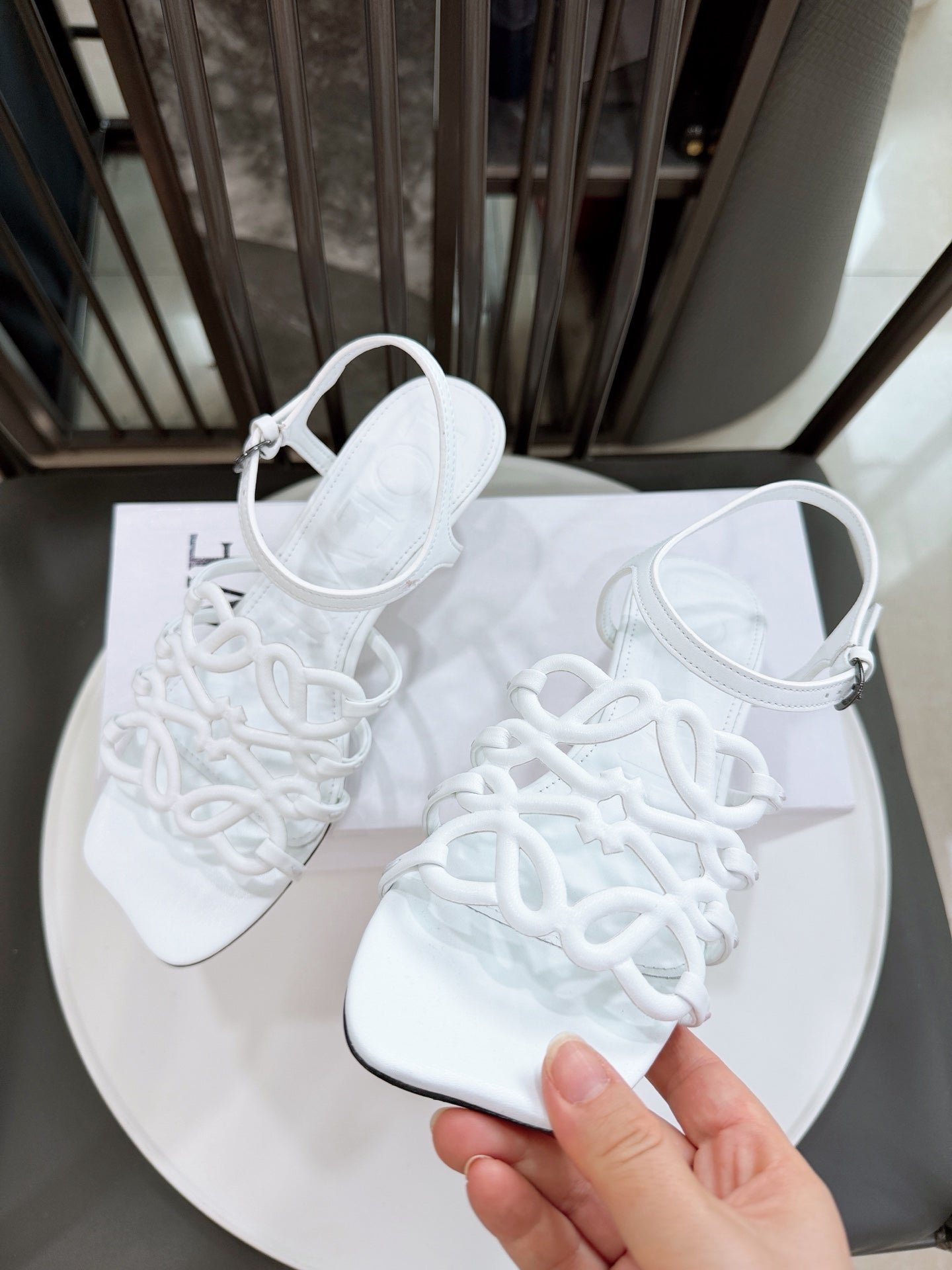 Z2R76A12 Popular high-quality  leather shoes