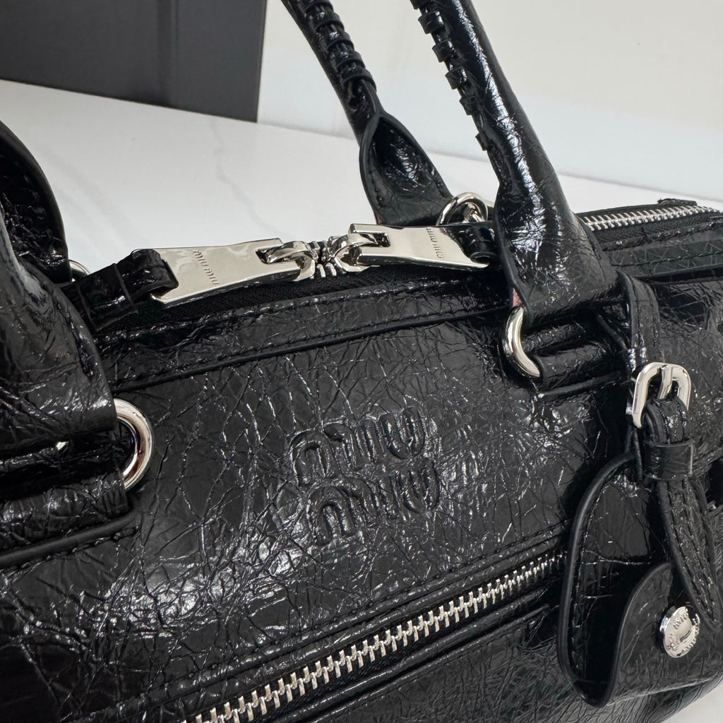 B1R76A21 Popular leather bag