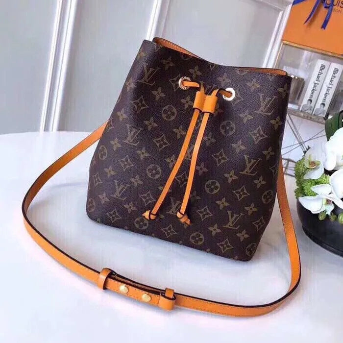 B1P20E81 Popular  leather bag 