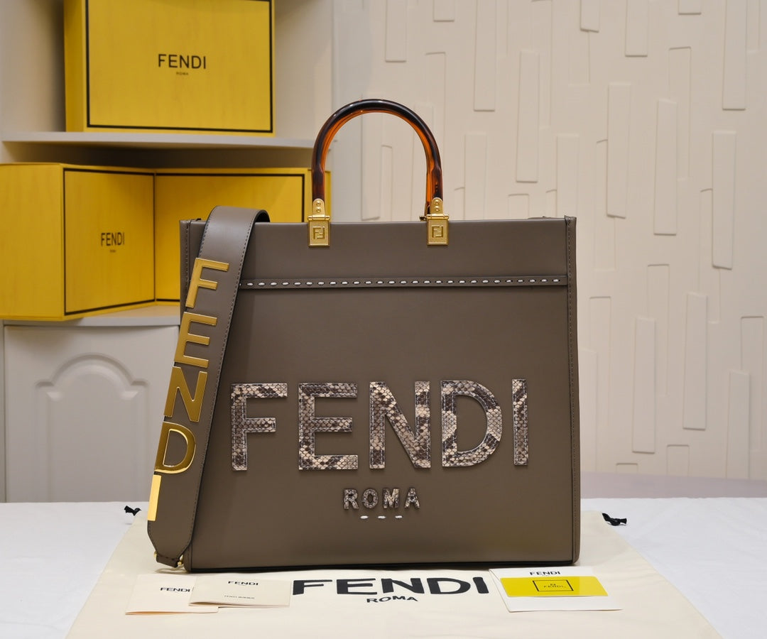 B1P36F104 Popular leather bag