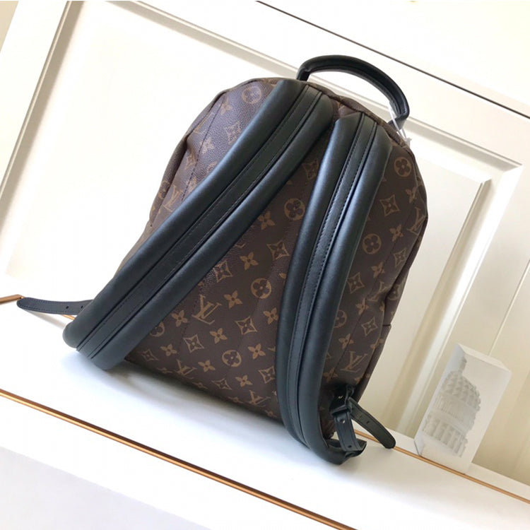 B1P11E70 Popular leather backpacks