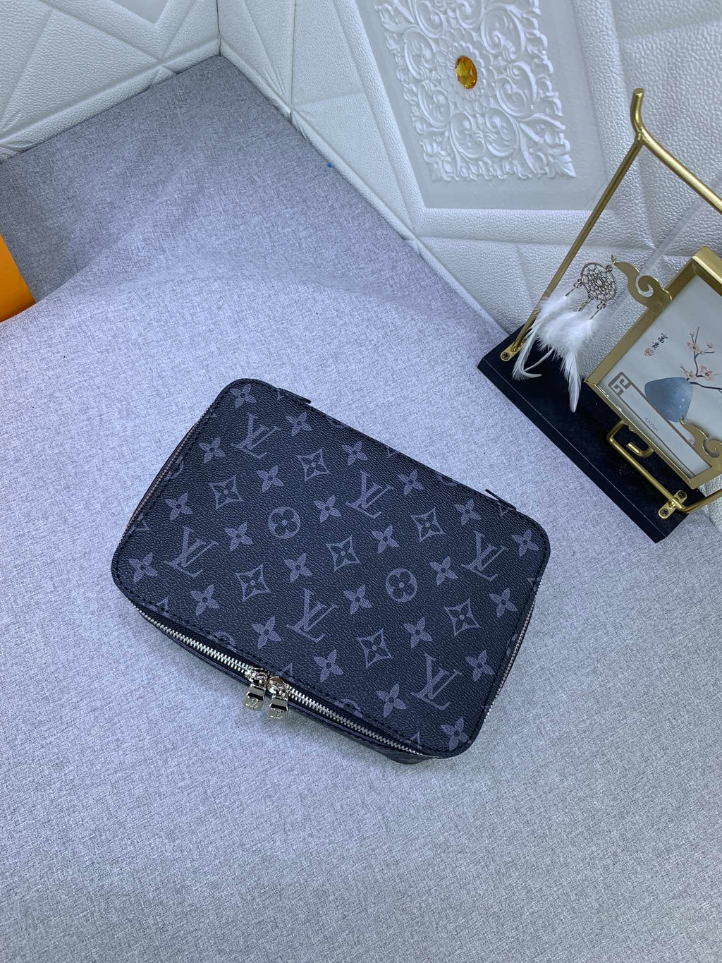 B1X34E272 Popular  leather bag 