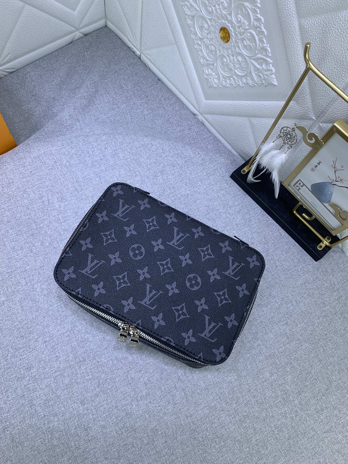 B1X34E272 Popular  leather bag 