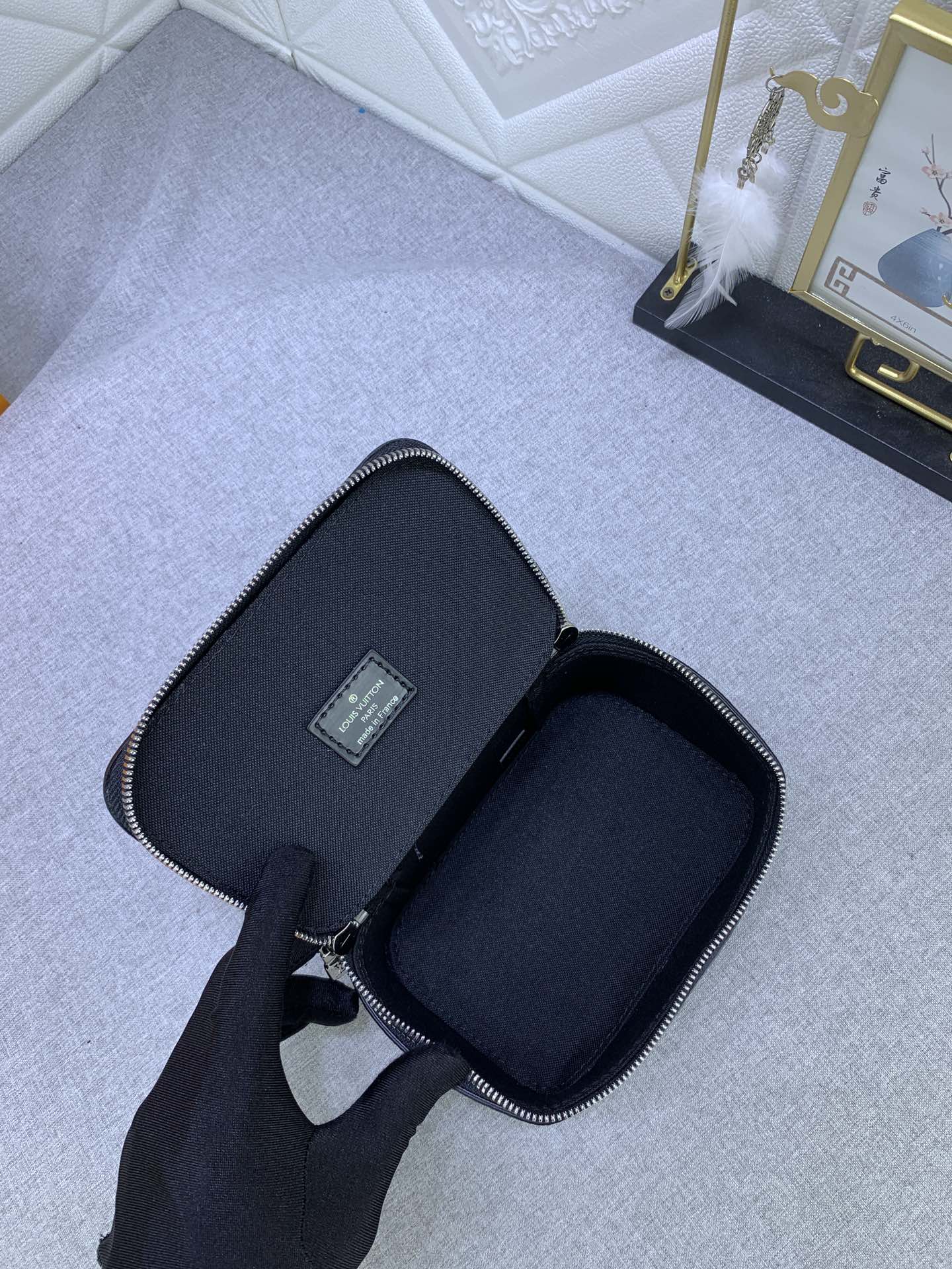 B1X34E272 Popular  leather bag 