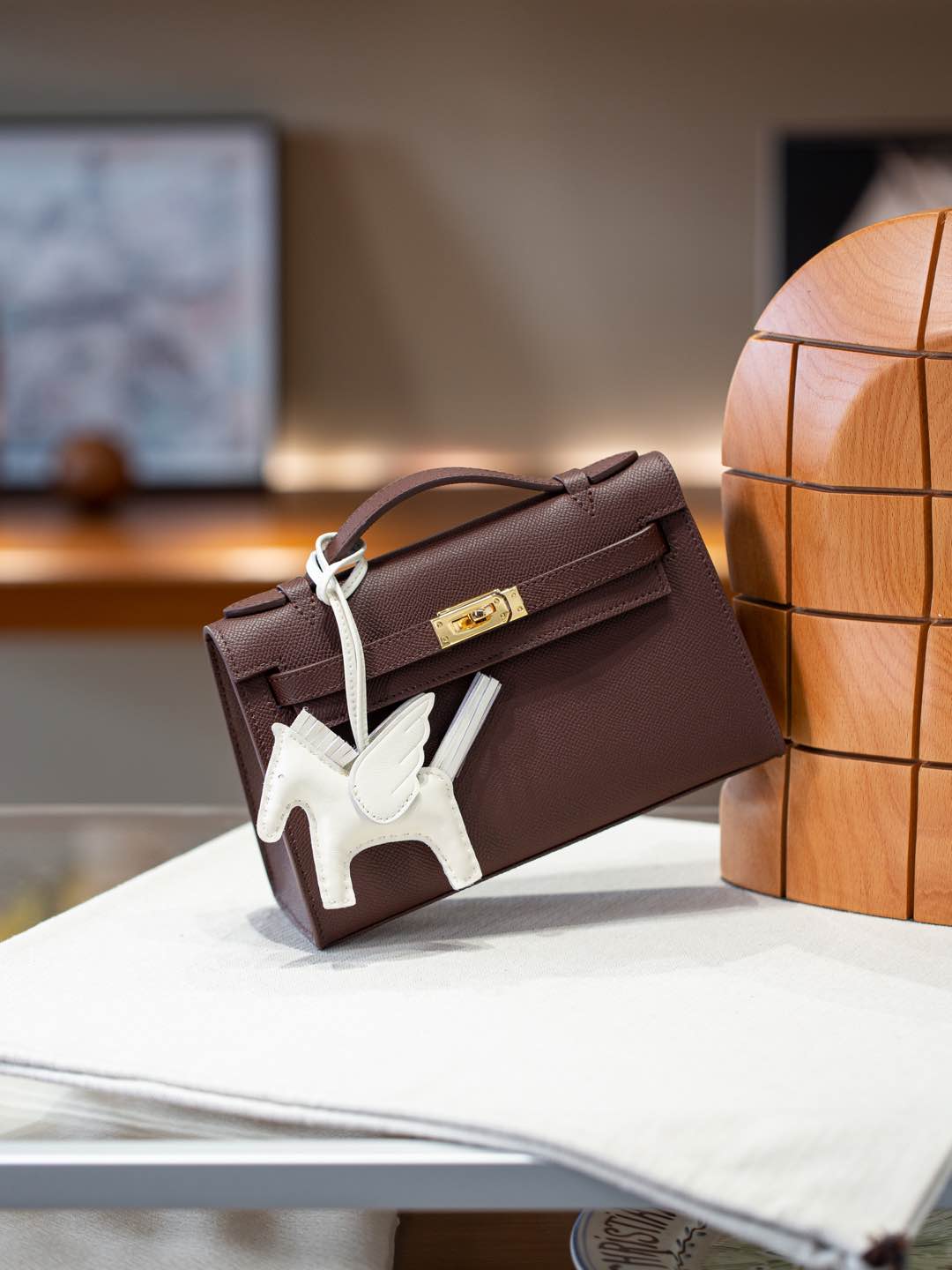B1R66A6 Popular leather bag