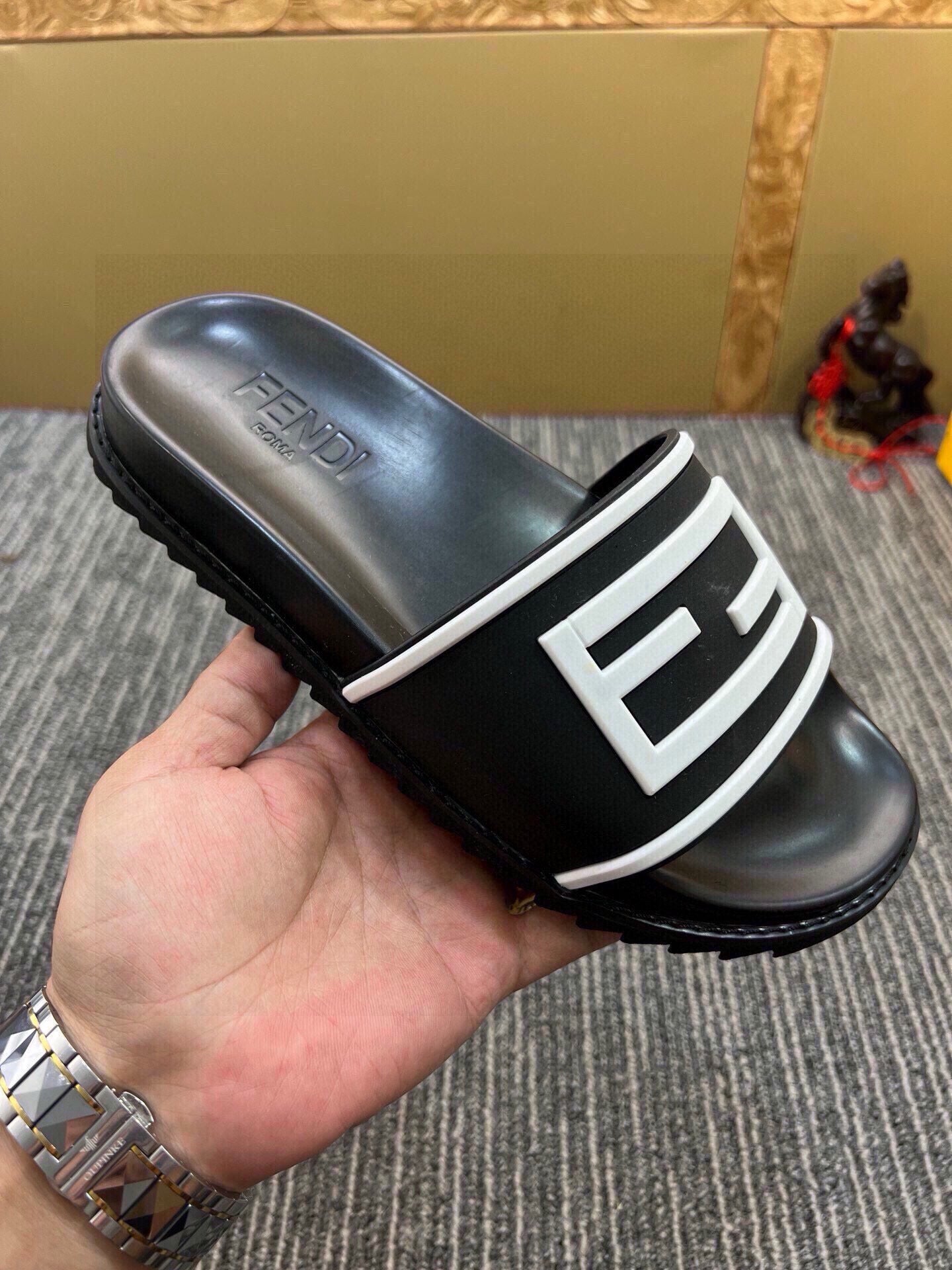 Z5Z35F286 Popular Slippers