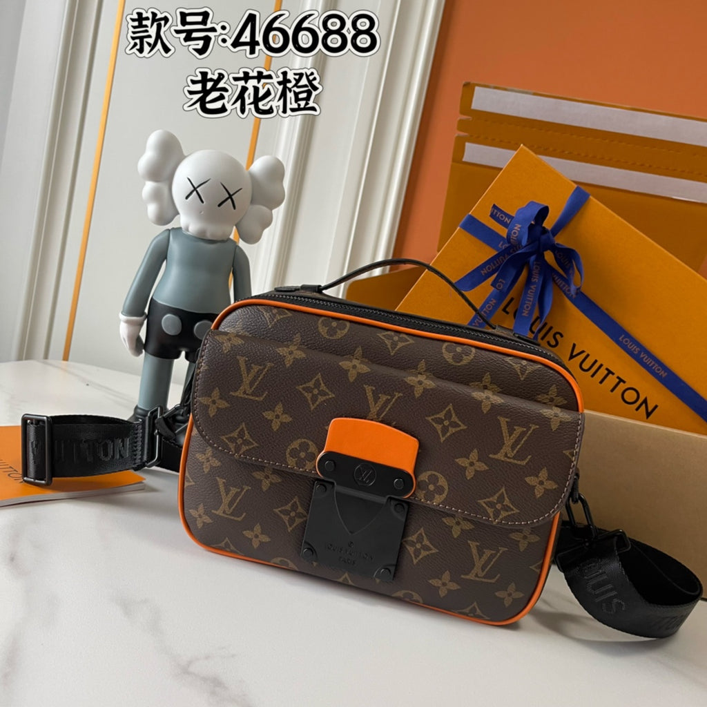 B1W15E38 Popular  leather bag