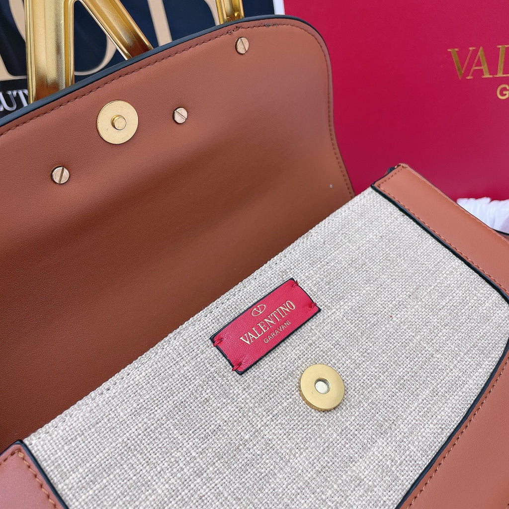 B5X111VL45 Popular  leather bag 