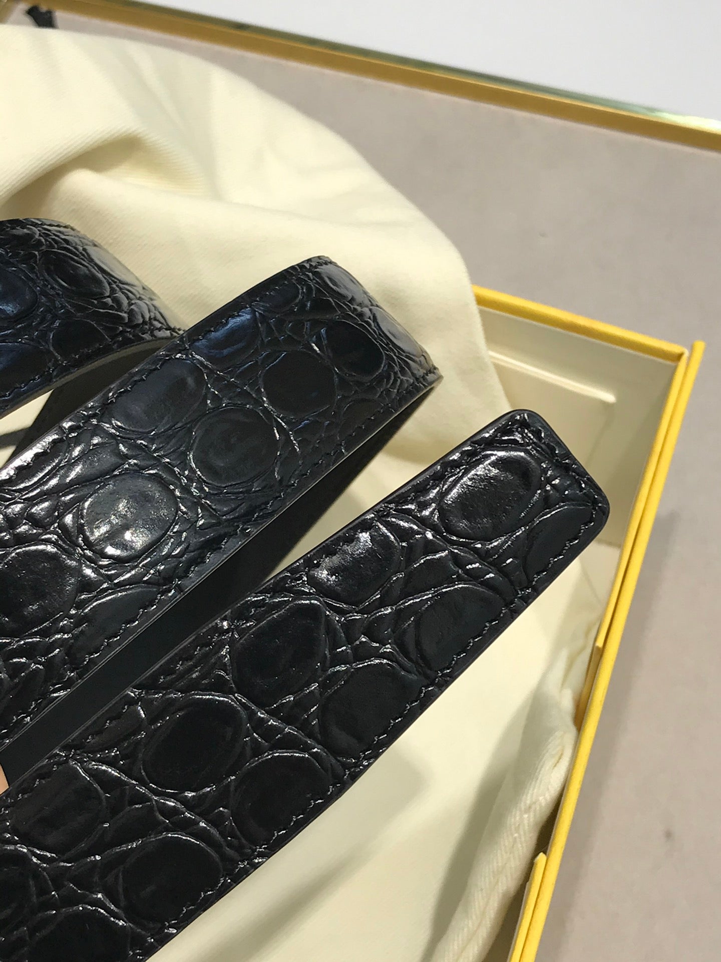 P1Q64F91 Popular  High quality belt With full package