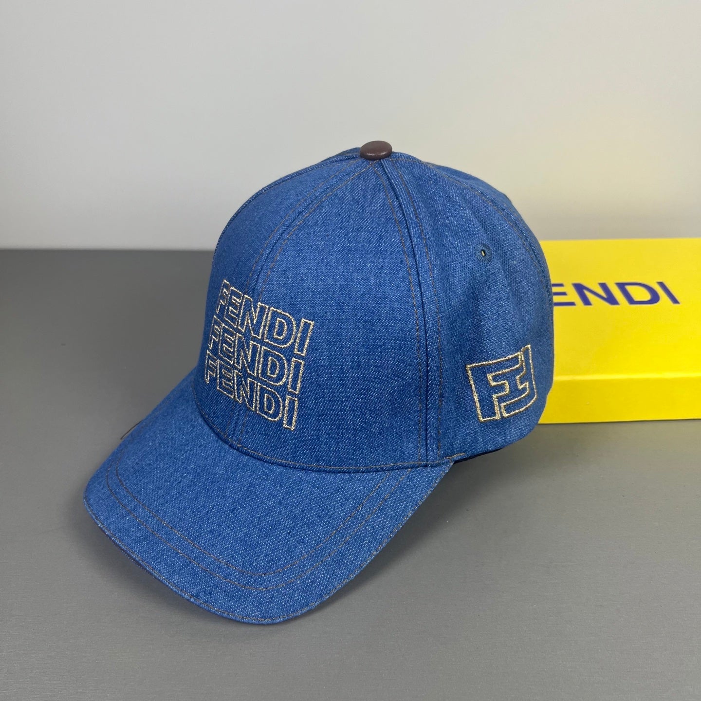 M1R76F18 Popular hats