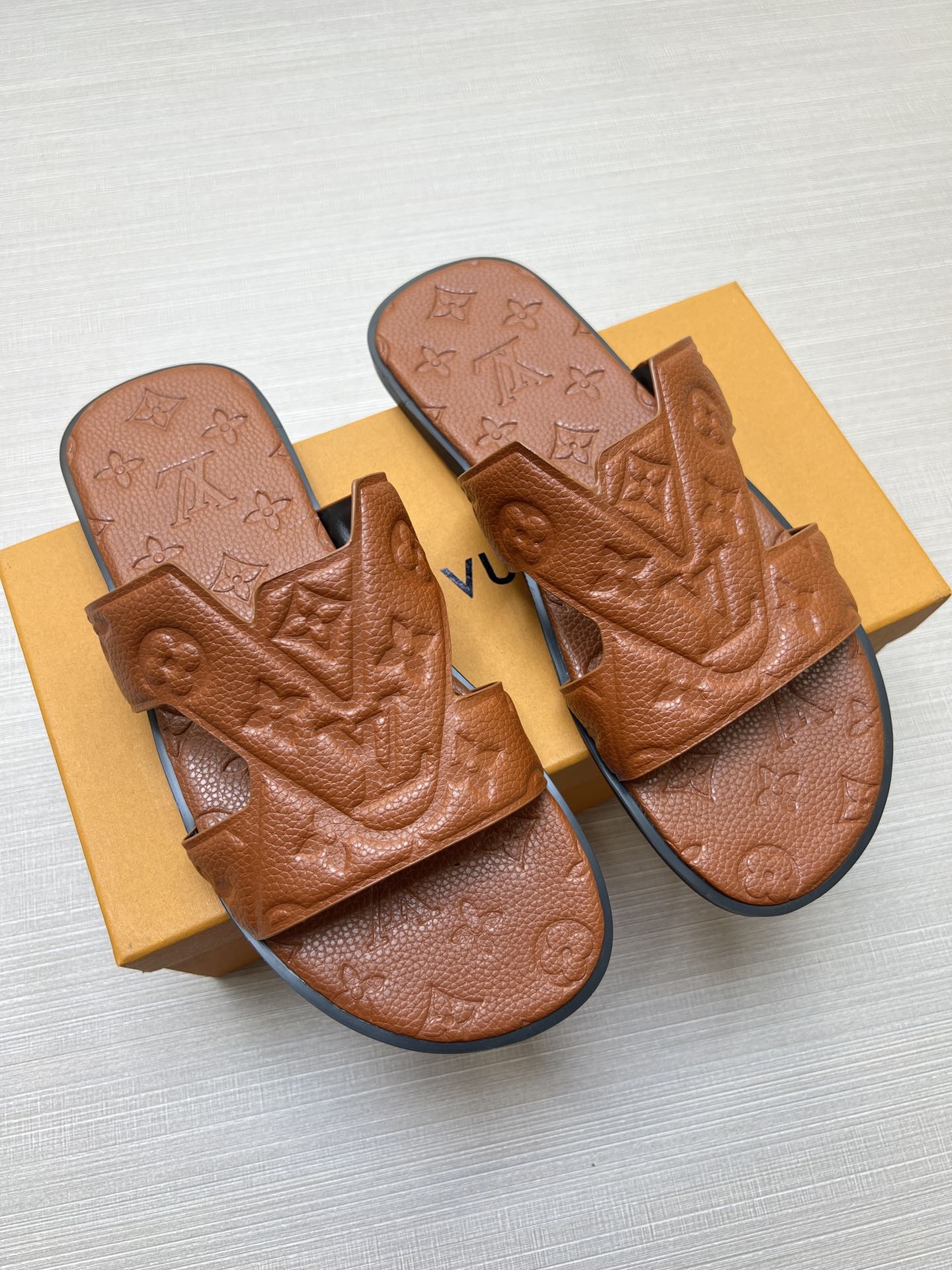 Z5ZE34 Popular slippers