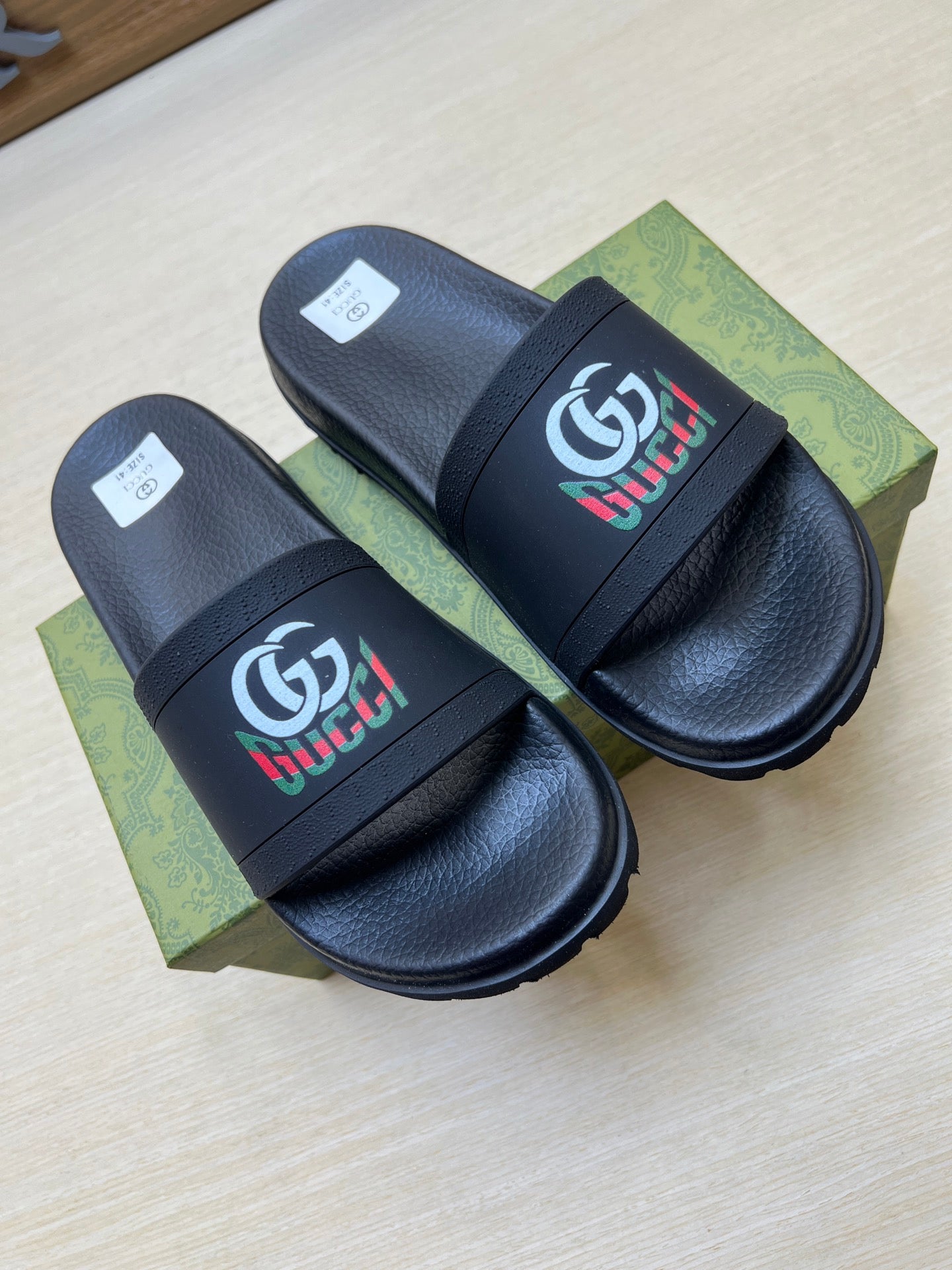 Z5R66B27 Popular Slippers