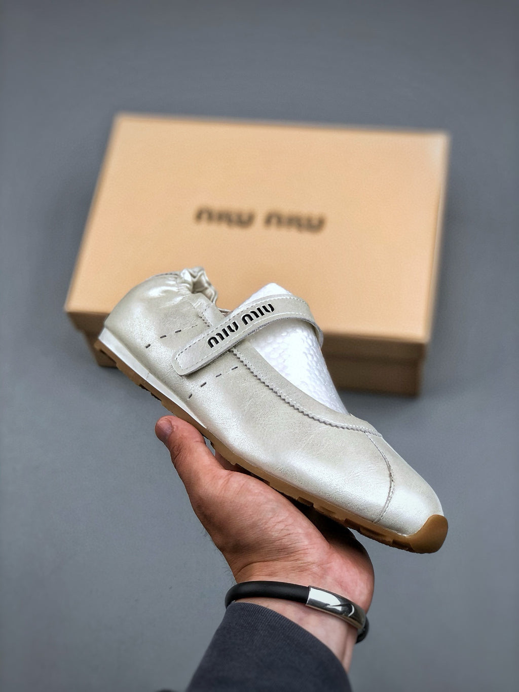 Z4Q95A87 Popular Shoes