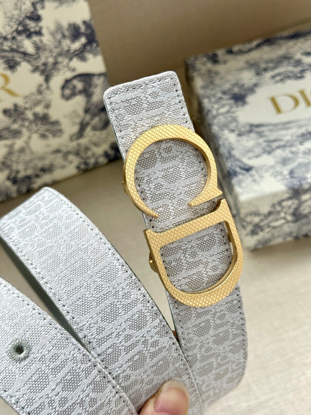 P1R55D197 Popular   High quality belt With full package