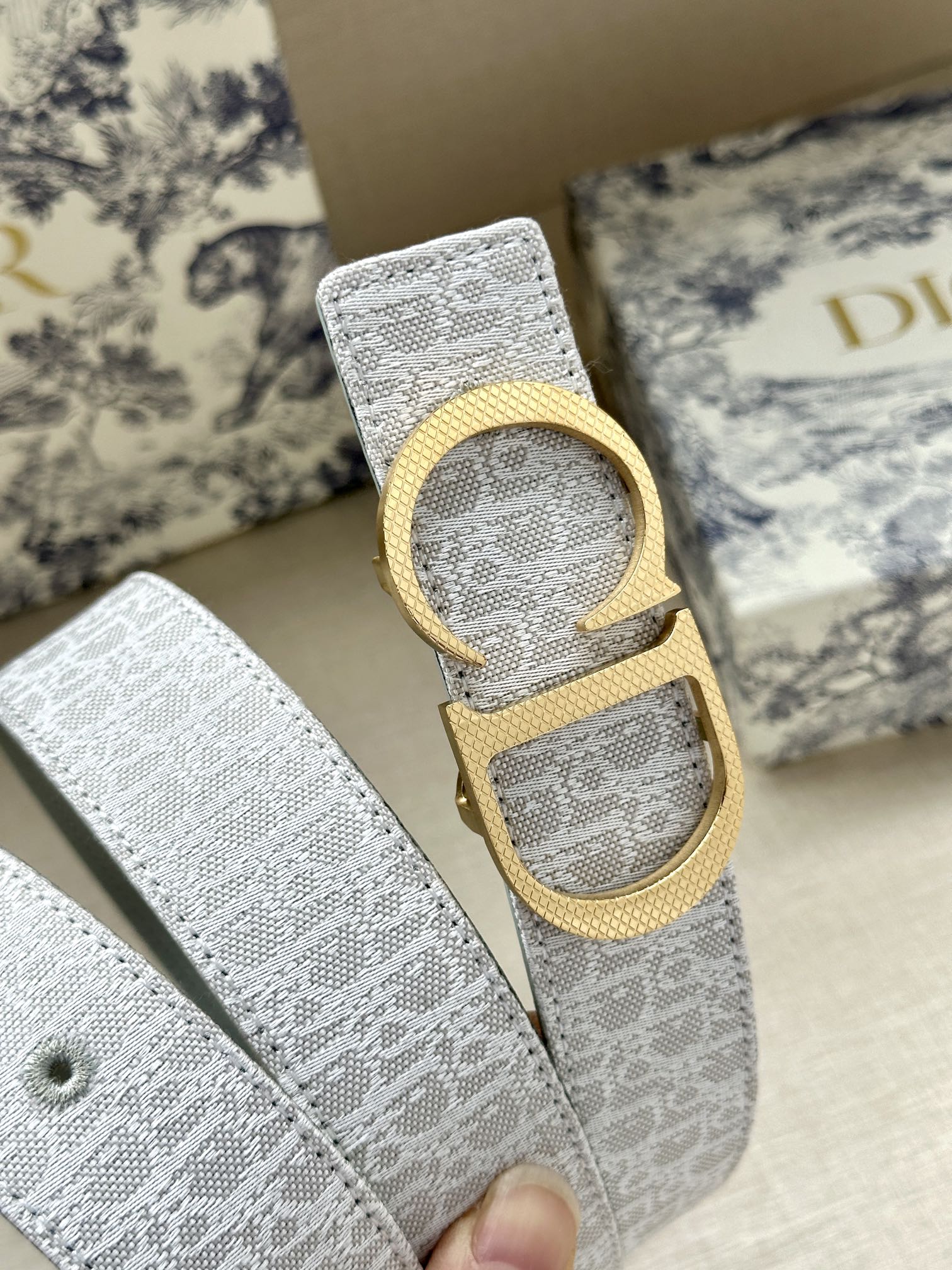P1R55D197 Popular   High quality belt With full package