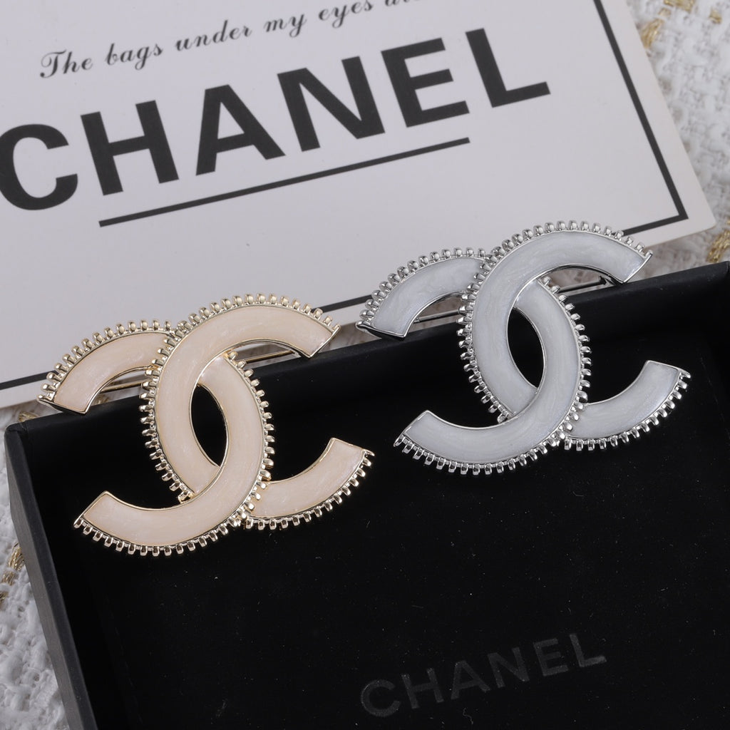 X14C781   Popular Brooch