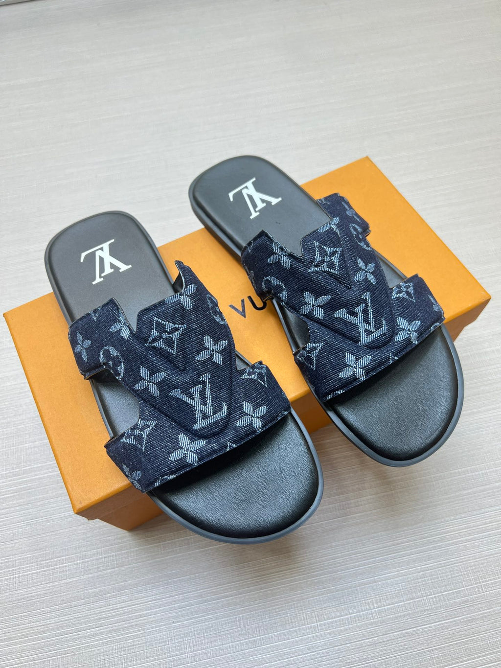 Z5ZE29 Popular slippers